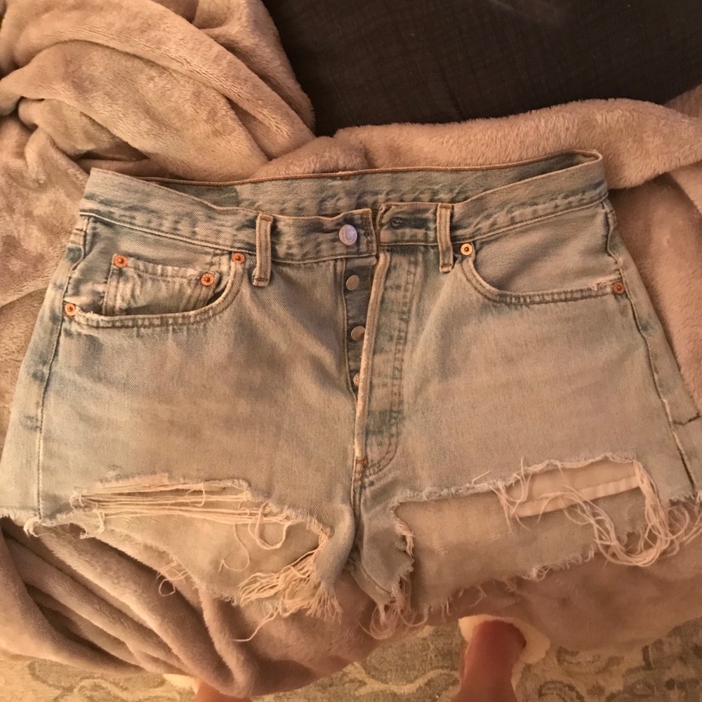 Levi Vintage Cut Off’s